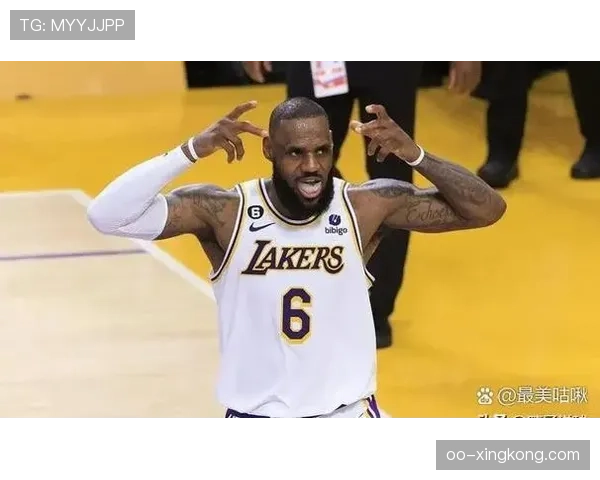 安东尼·戴维斯赛后拎的那个包堆，瞬间把我这月工资定义成零